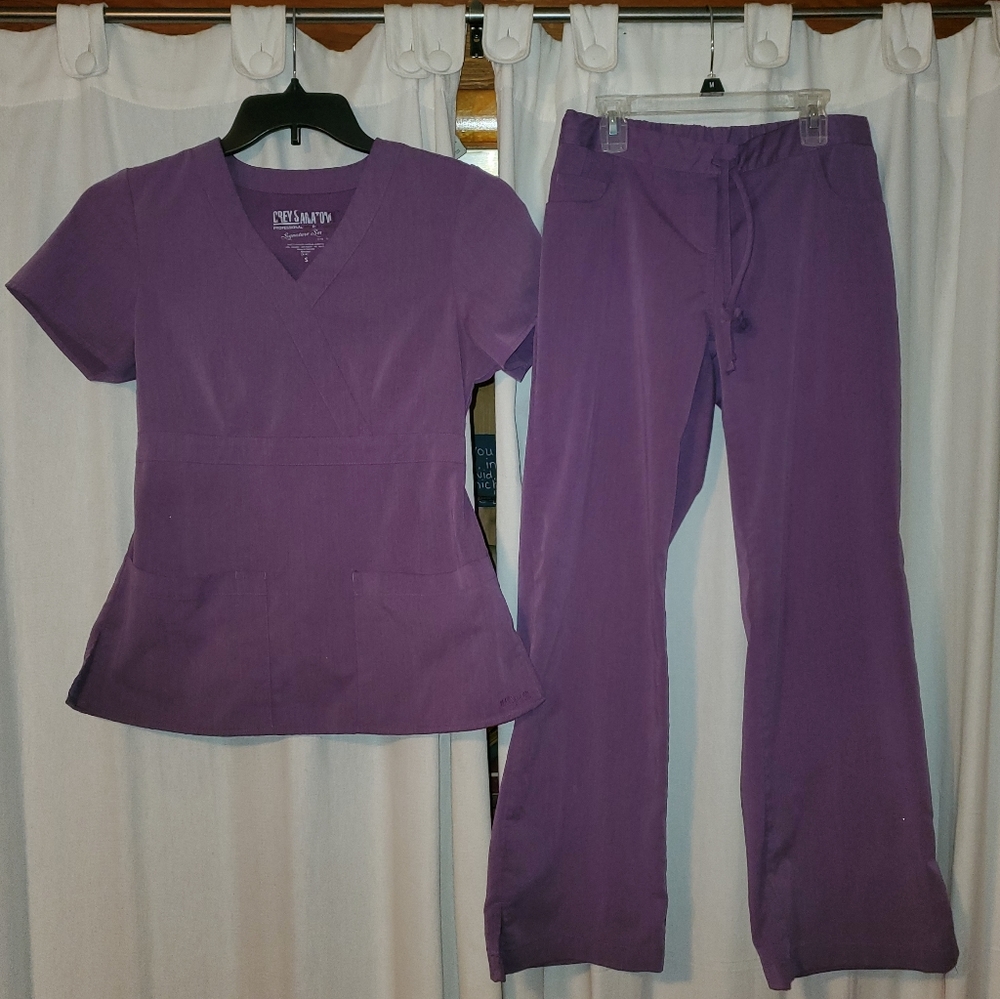 Grey's anatomy size small set, heather purple